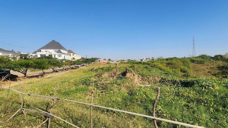 Exclusive real estate opportunity: 1.41 hectares of prime land in Guzape, Abuja, for sale.